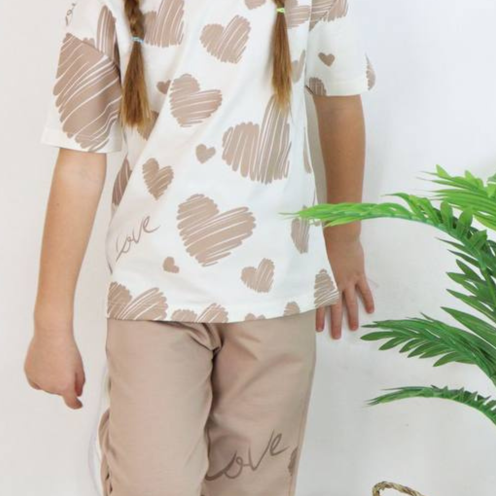 Scribble Hearts Girls Joggers Set-4